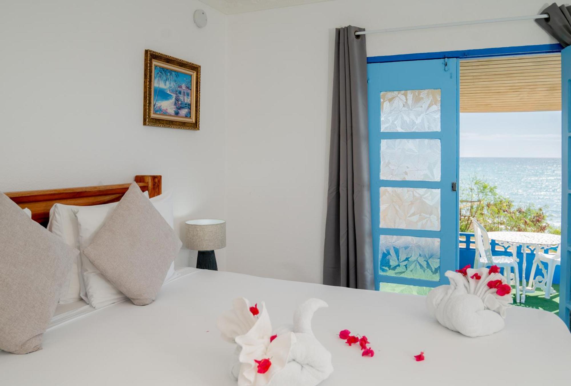 Beyond Sunset Resort & Villas Treasure Beach Exterior foto